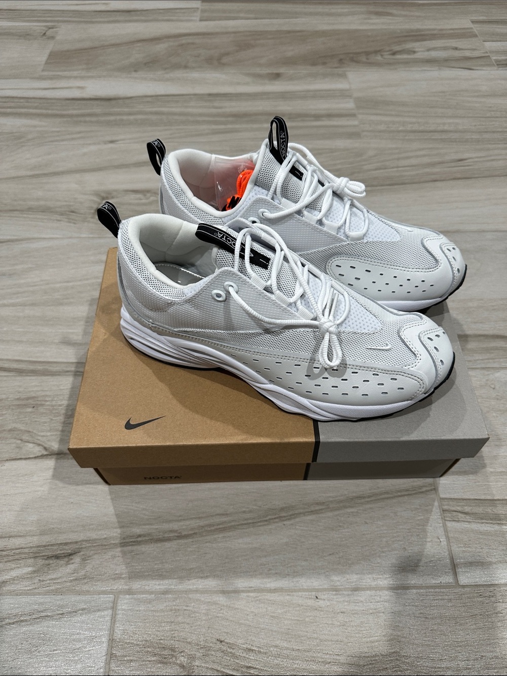 Nike Men's White Air Zoom Drive SP Sneakers - Picture 4 of 8